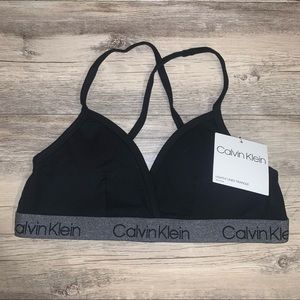 ✨ NWT ✨ Calvin Klein Triangle Bra Black